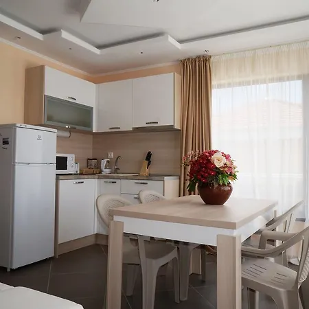 Dom-El Real Apartments In Victorio Complex Sveti Vlas